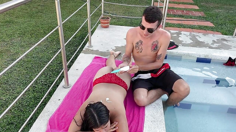 SAMANTA: 수영장에서 태양이 좋은 후 내 Fstepatherstro를 따먹는 것이 얼마나 맛있는지