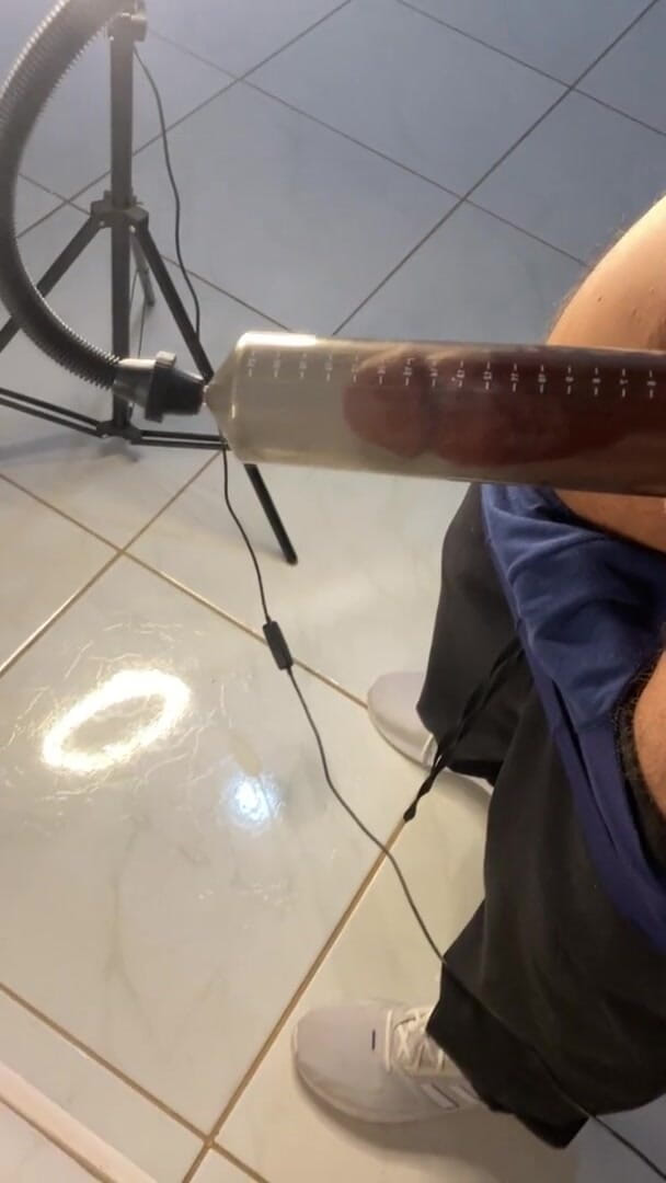 Greedy truck: Mi ex dice que el pene de su esposo actual...