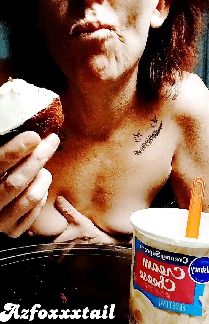 AzFoxxxTailPhelicia: Foodplay - cupcake completo