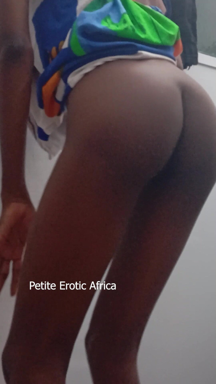 Petite Erotic Africa: Tight Holes on Little Lovet