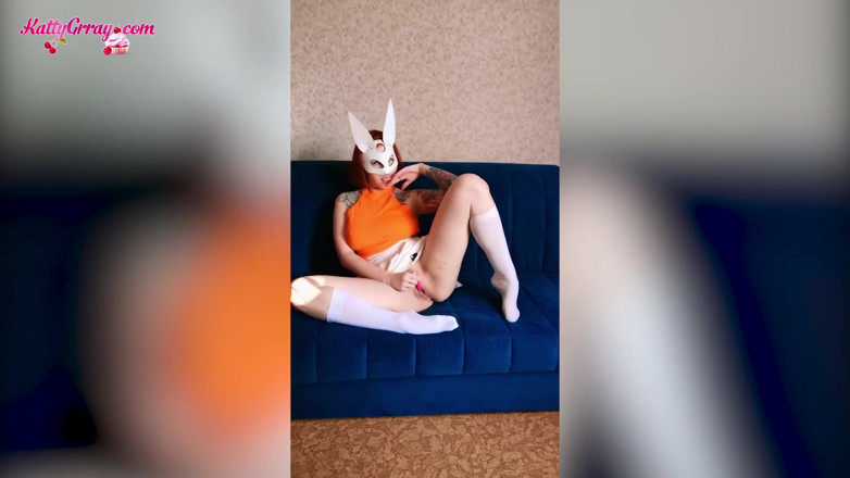 Katty Grray: Incredibly sexy bunny fondles herself and bring to orgasm with...