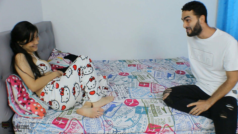 Emma vict: 从我的继兄弟那里醒来 - 西班牙语色情