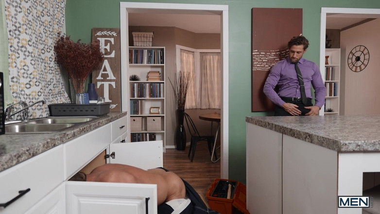 Men network: Чоловіки - Дом Кінг потребує гея сантехніка, який трахається з ручкою молотка, перш ніж він одружиться