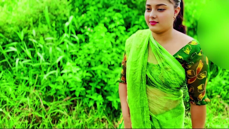 Fuckkkker: デジの美しいパドシの女の子がジャングルでパドシのBFとセックスし、とてもかわいい女の子が農場ヒンディー語でファックします