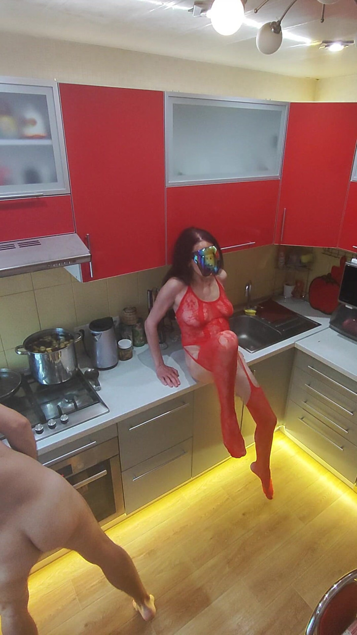 Hotlia: Can at the Kitchen and Rough Scenes