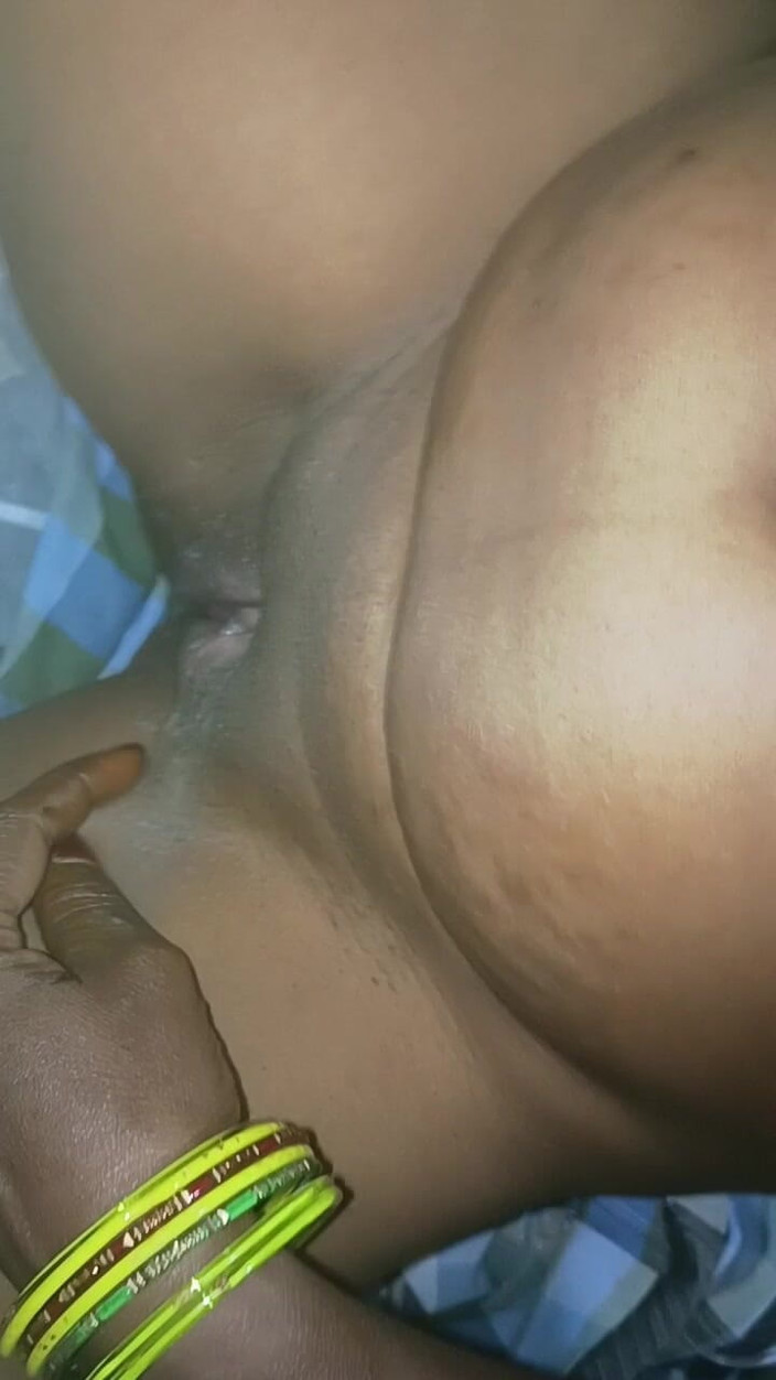 Indianvideos8080: Indická vesnická kamarádka sexy ošukaná