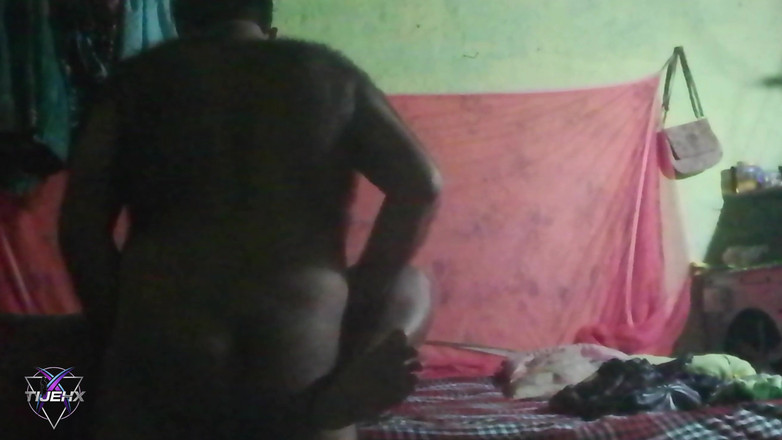 TijehX: Bhabhi desi montel yang cantik dikongkek dan dinikmati oleh adik...