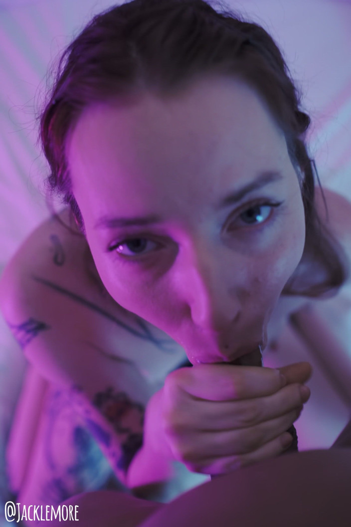 Jacklemore: Marianna Mars POV sání ptáka během focení
