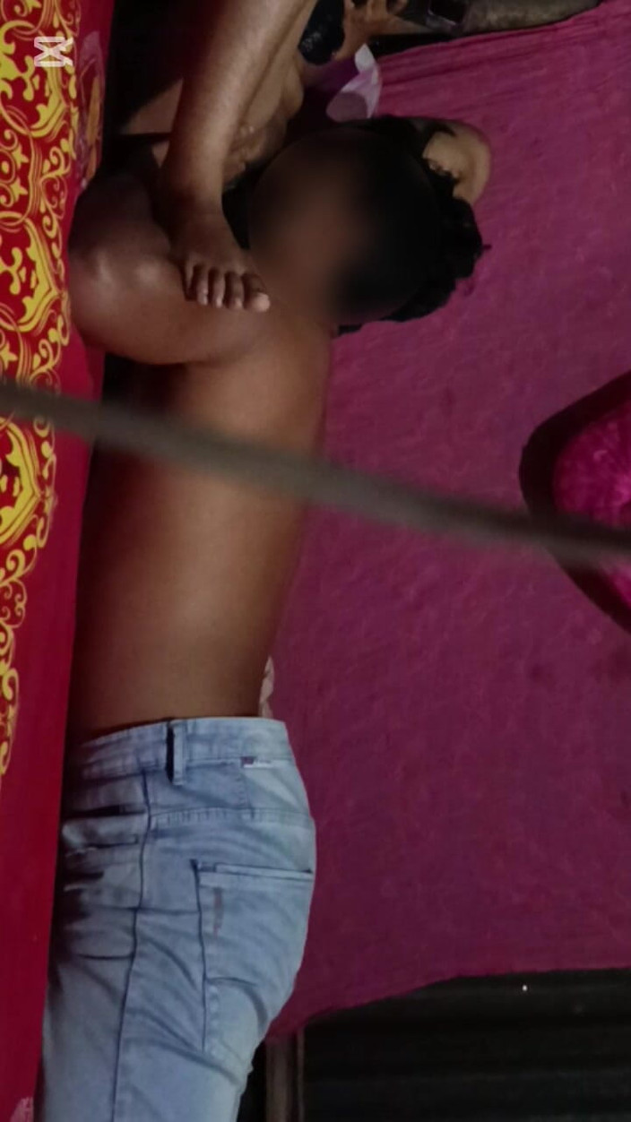 Viral: 마누라의 보지를 빨아. 보지를 빨고 발정난 와이프