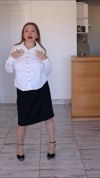Señora de negocios se desnuda, mamada, tittyfuck