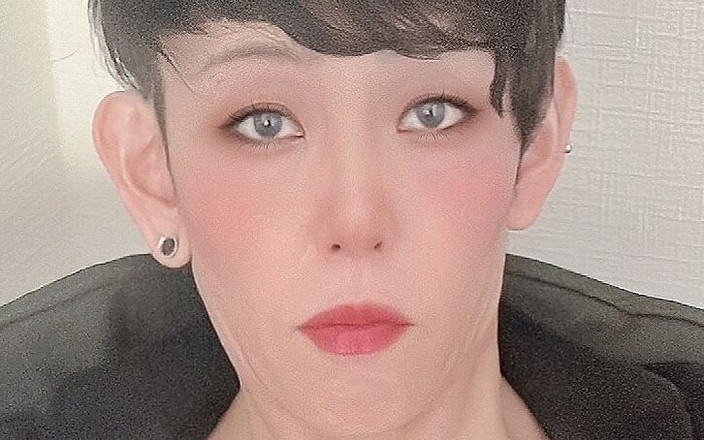 Serina SissyBitch: Sissy lagi latihan sepong kontol