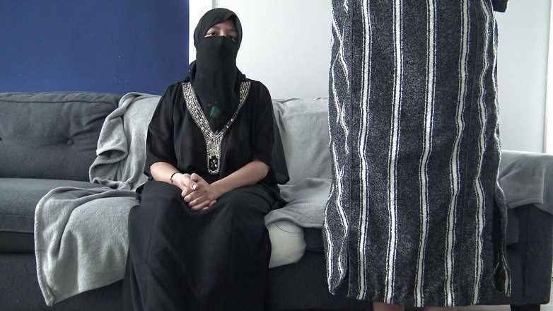 Souzan Halabi: Arabische vrouw heeft een groot probleem met de kleine lul...