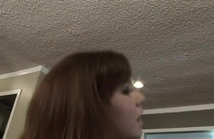 VOP Interracial: Nare brunette met dikke kont krijgt geluk en wordt geneukt...