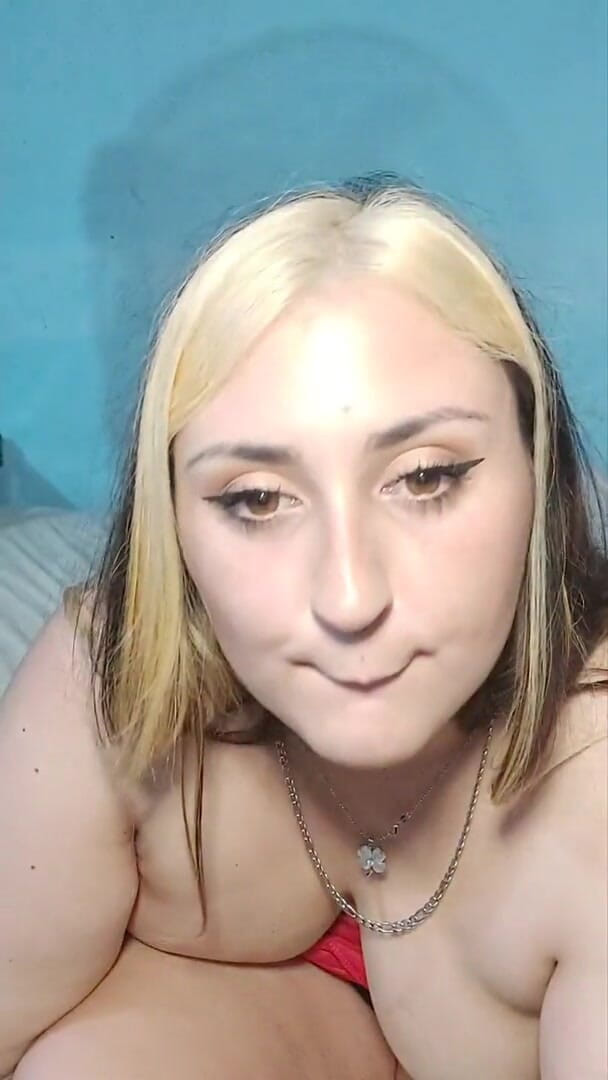 Aslaug BBW: Your fat GF masturbates thinking about you