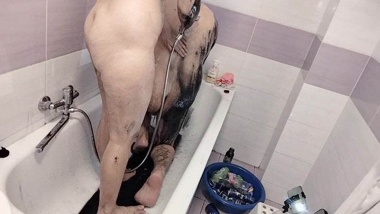 Amateur_MS: Amateur Couple Takes a Bath, Wife with Hairy Pussy, Big...