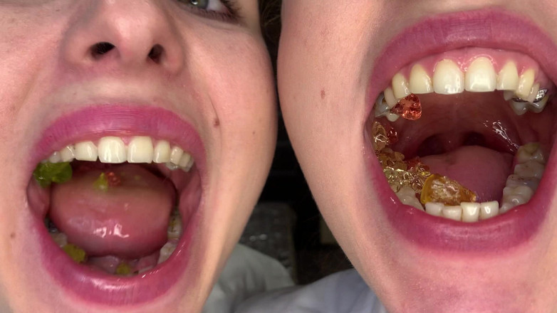 Hottie goddess: Mulut kembar: Pertunjukan Uvulia godaan kunyah