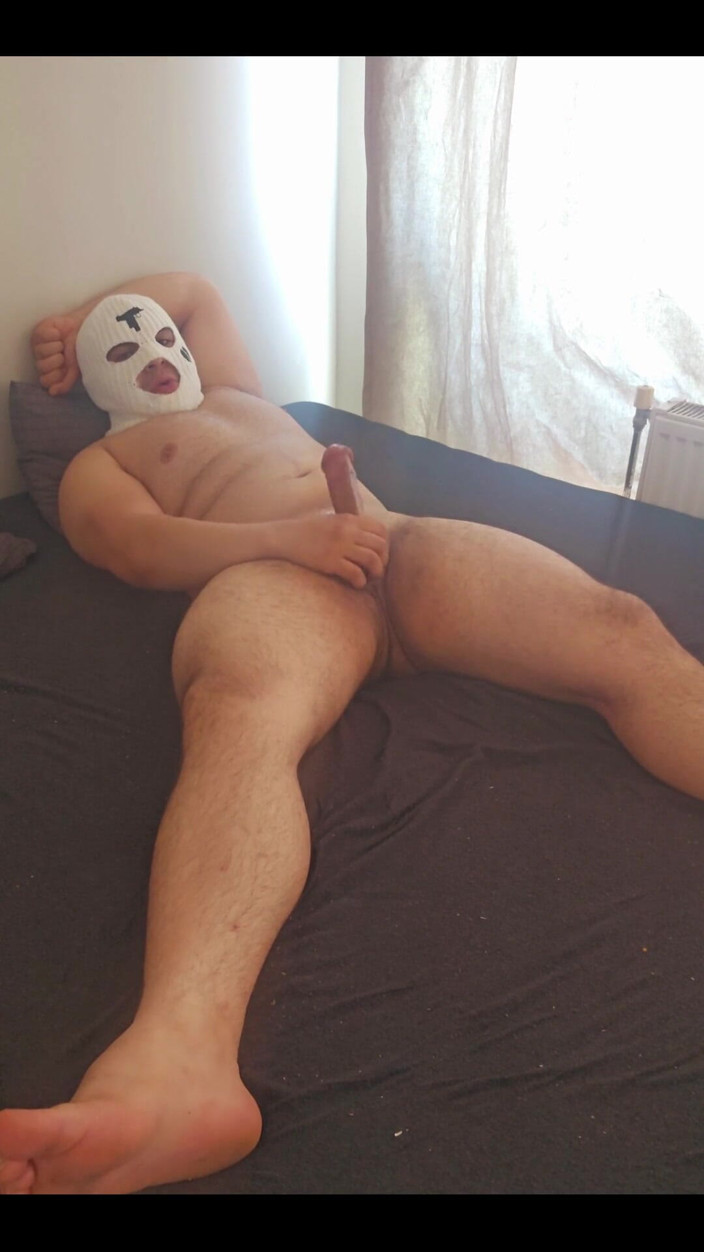 machinegunn0: Come to My Bed