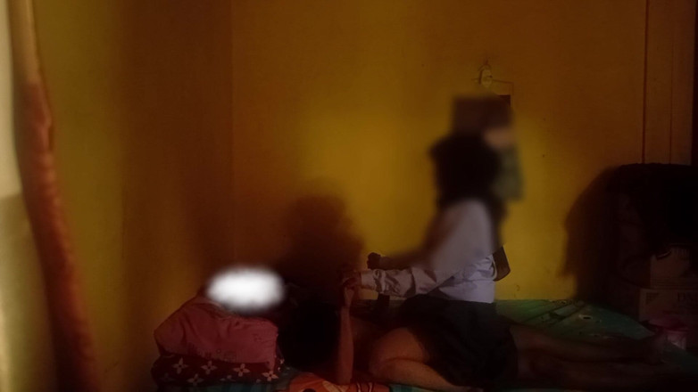 Famly sex: Nastolatek wraca do domu z college'u w Entocie swojego ojczyma,...