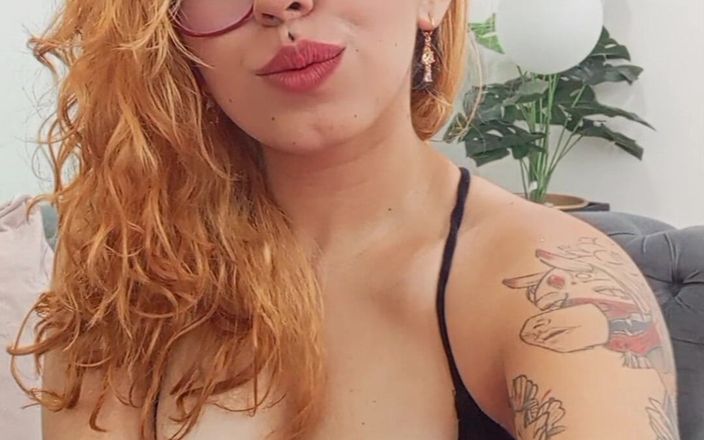 Nia Cavallini: Sexy Womem