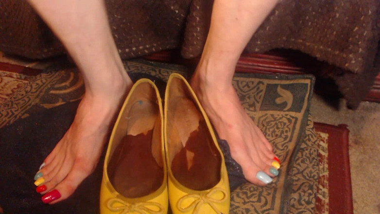 Lilly Disgrace: Porcate a penzoloni