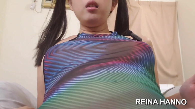 Reina Hanno: Reina Hanno saborea su polla con caramelo