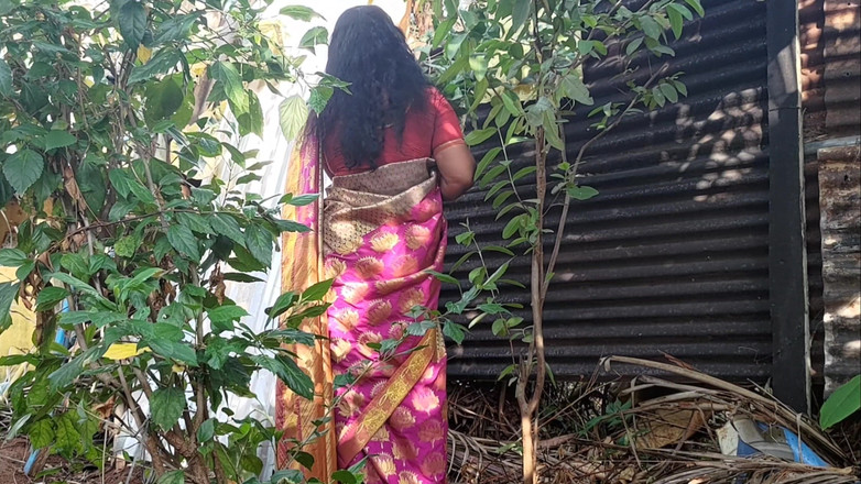 Mathvan: Tante suchte nach etwas im garten und ich hatte sex...