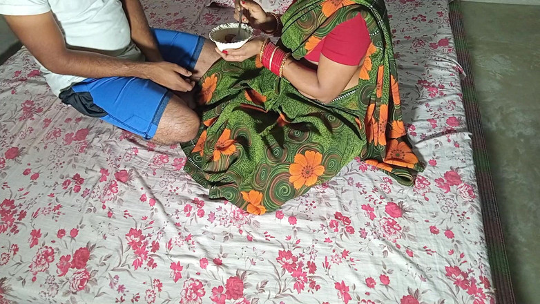 FireeCouple: 젖을 짜는 구실로 이웃의 시누이를 떠났어 - XXX 섹스