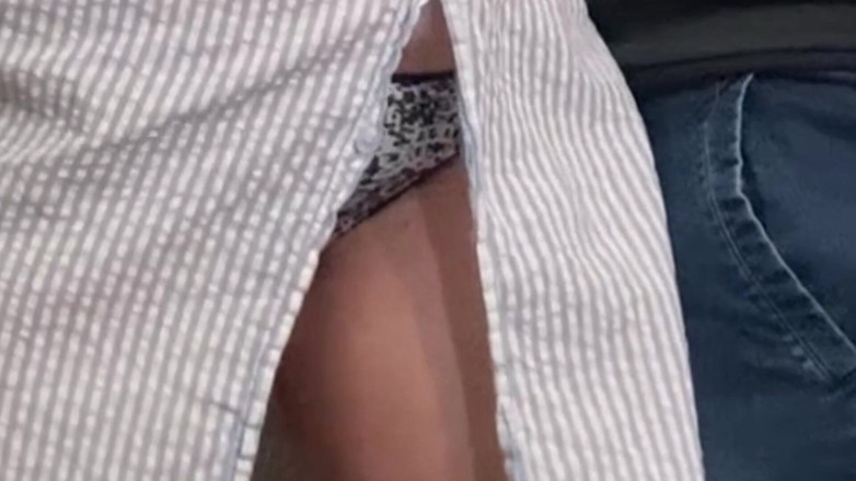 PriyaNaavya: サブウェイで見知らぬ変態が私のアソコを擦っている