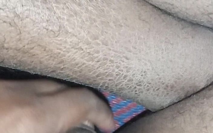 Sweet Indian cock: 艾娃法学院妹妹在房间里操逼