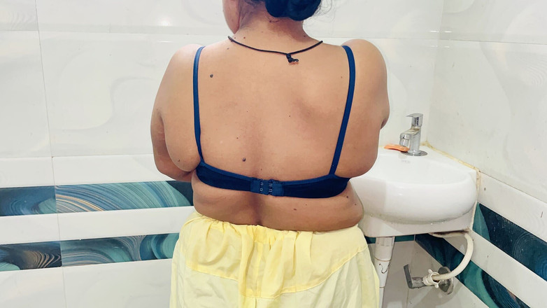 Shila Porn: Tantekiss mit XXX heißem video