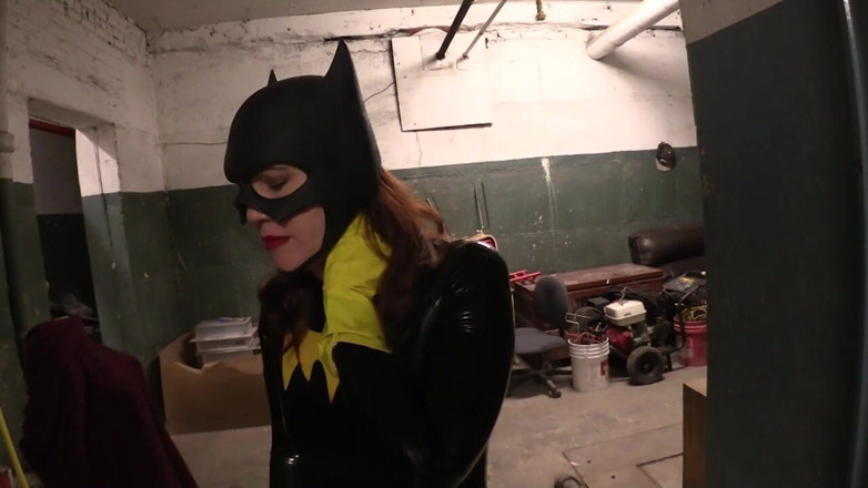 Evangelines Fetish: Hallwayhypnos, blowjob Batgirl