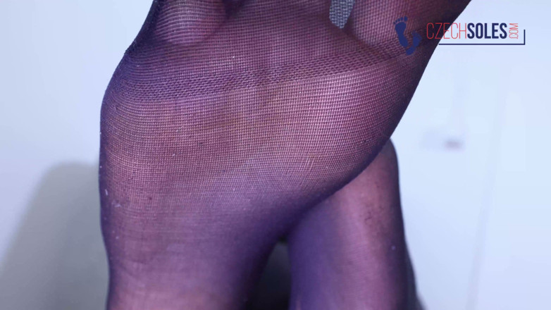 Czech Soles - foot fetish content: raat men baahar dekhne ka bindu ke baad kaamuk pair...