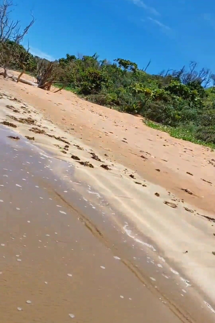 Ladysilvas: Ladysilva di pantai dalam seluar dalamnya – perempuan jalang panas