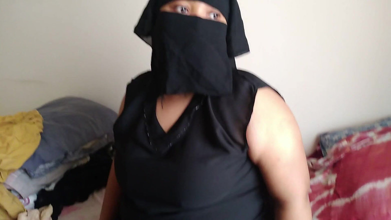 Aria Mia: Stepson Fucks Beautiful Saudi Stepmom When Husband Is Not Home...