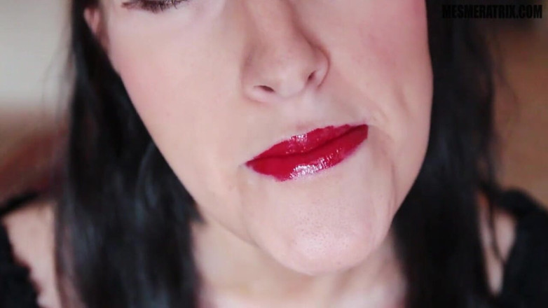 Lady Mesmeratrix Official: Hang on my lips