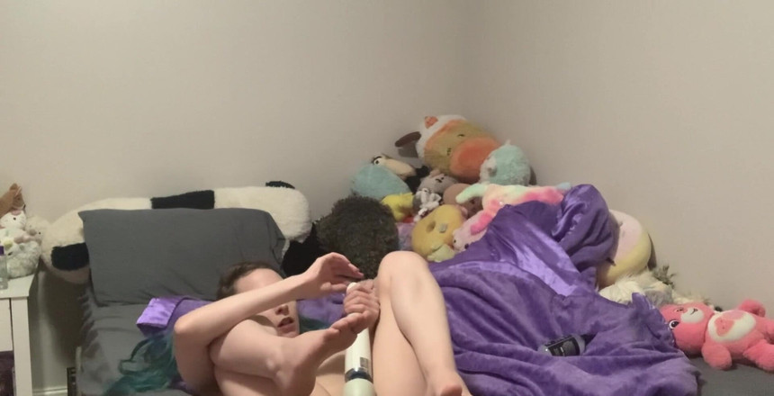 EmoDream1998: Cọ xát tinh dịch khắp người tôi 2