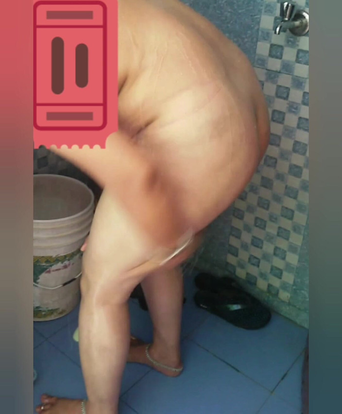 Priyahot77: Priya Bhabi Peticot Down Big Ass Show