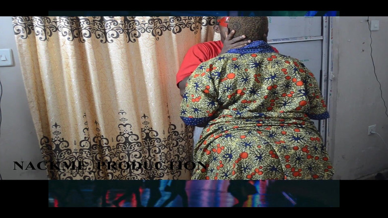 NACKME_PRODUCTION: 我的女房东来找她房租，还是这样？