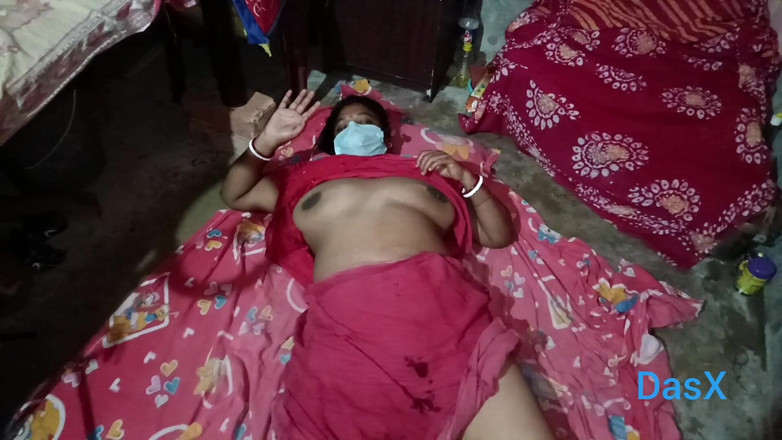 Pakhi0705: 朋友的大屁股妻子独自在家。大奶油派阴户