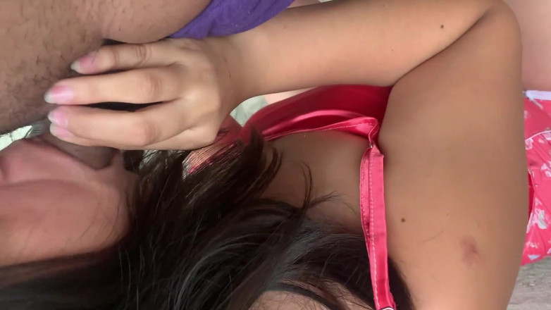 Gordo fuck: 거리에서 마셔야 할 섹시한 친구에게 정액을 줘