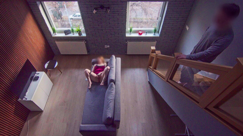 Adalina Smith: Otwarcie masturbuję się, gdy mój stepbro wrócił do domu i...