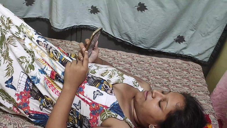 Desi Papa: Indická dívka má první sex se svým učitelem