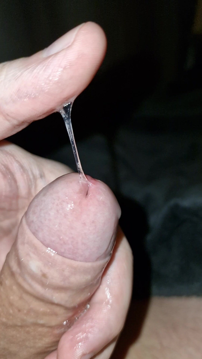 Philzstift: Ngocok kontolku yang belum disunat