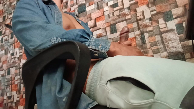 Hornyboy2058: Video selfie ngocok kontol realistis cowok solo