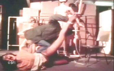 Vintage bedtime stories: Uległe lalki bondage - muzyka zamiast dźwięku