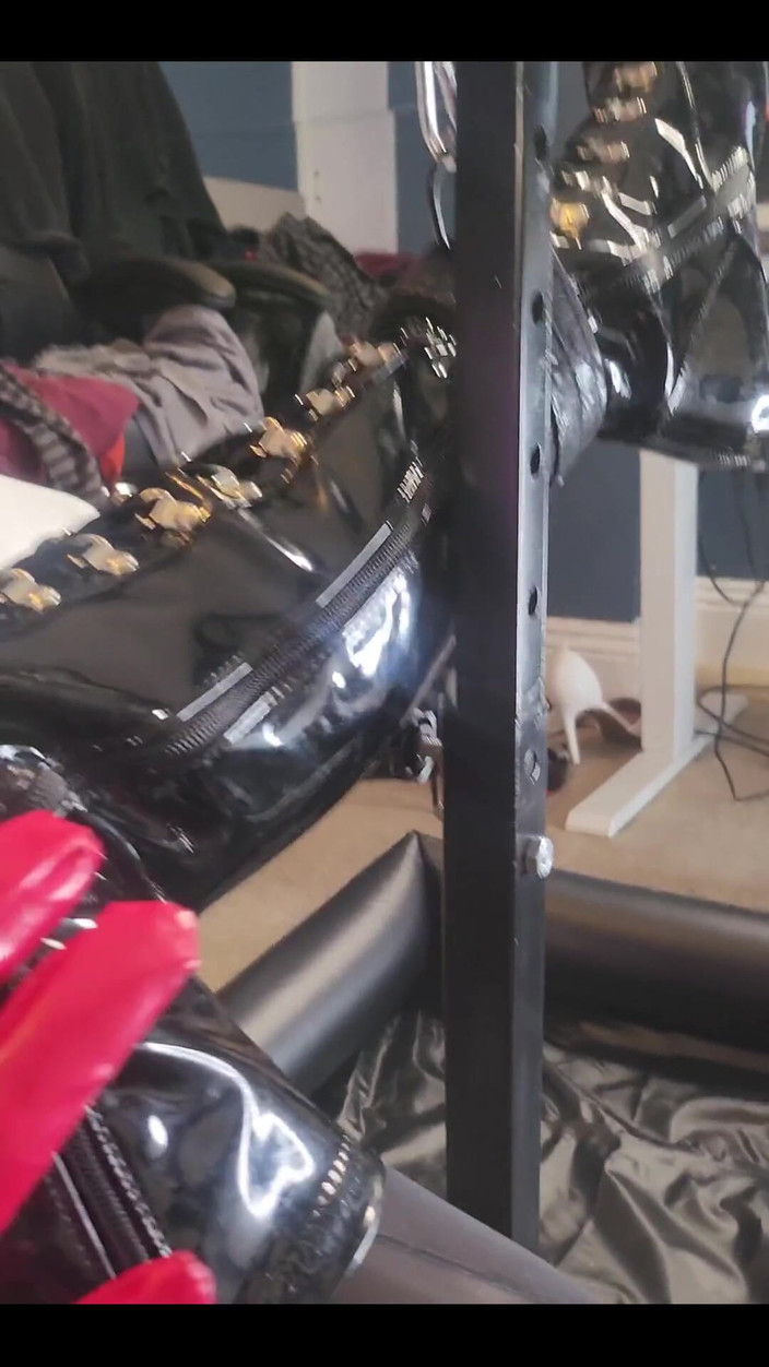 JessicaXD: Так дивно трахатися в Інтернеті, я looooove це