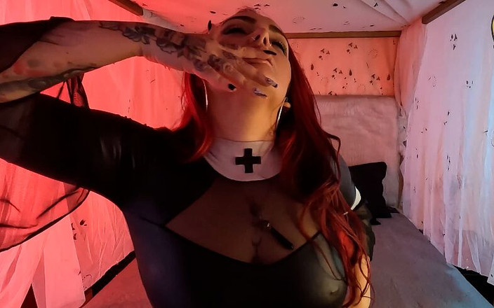 ChristyEvans: 我房间里的热辣游戏