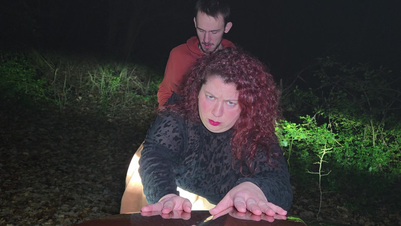 abricot sucree: Petite Chienne Qui Se Fait Baisé En Pleine forêt Dans...