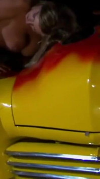 Stunning Beauty Gets Fucked on the Car