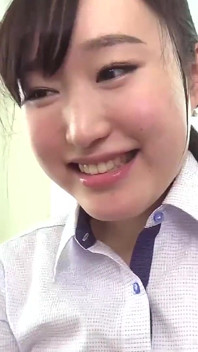 회사의 규칙은 가능한 한 깊은 혀를 고수하는 것입니다.